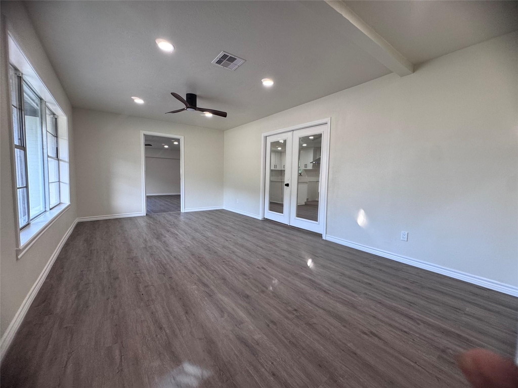 319 E South Street - Photo 3