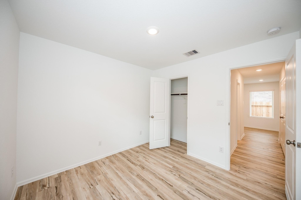 140 Austin Street - Photo 17