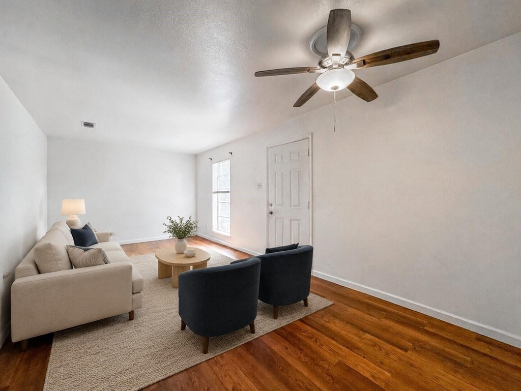 4537 Dakota Street - Photo 2
