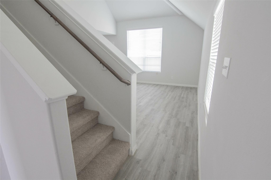 18519 Queesborough Creek - Photo 4
