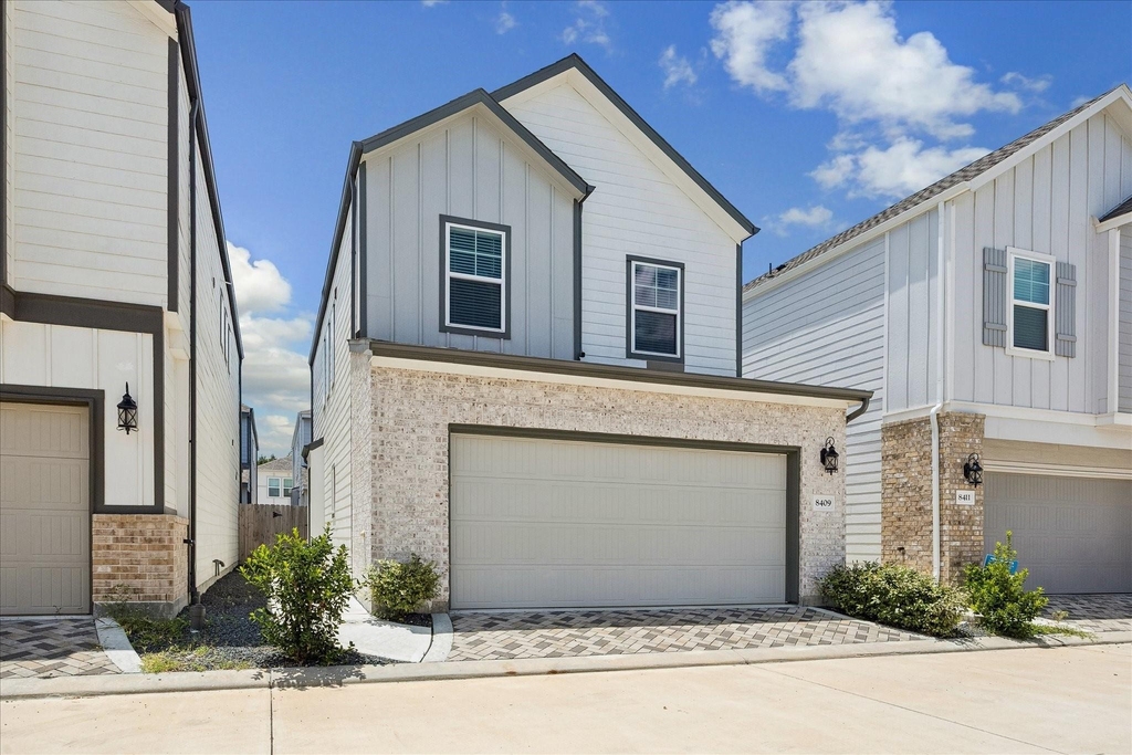 8409 Arden Valley Lane - Photo 0