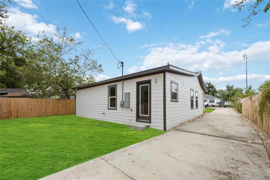 3405 Mount Pleasant Street - Photo 16