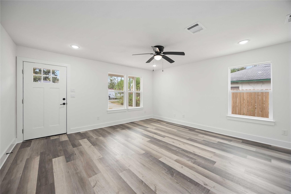 3405 Mount Pleasant Street - Photo 4