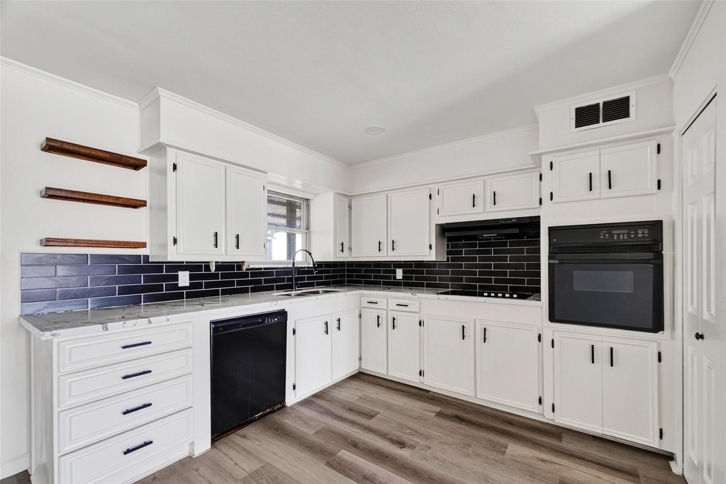 1308 W Dumble Street - Photo 10