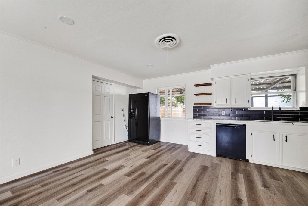1308 W Dumble Street - Photo 7