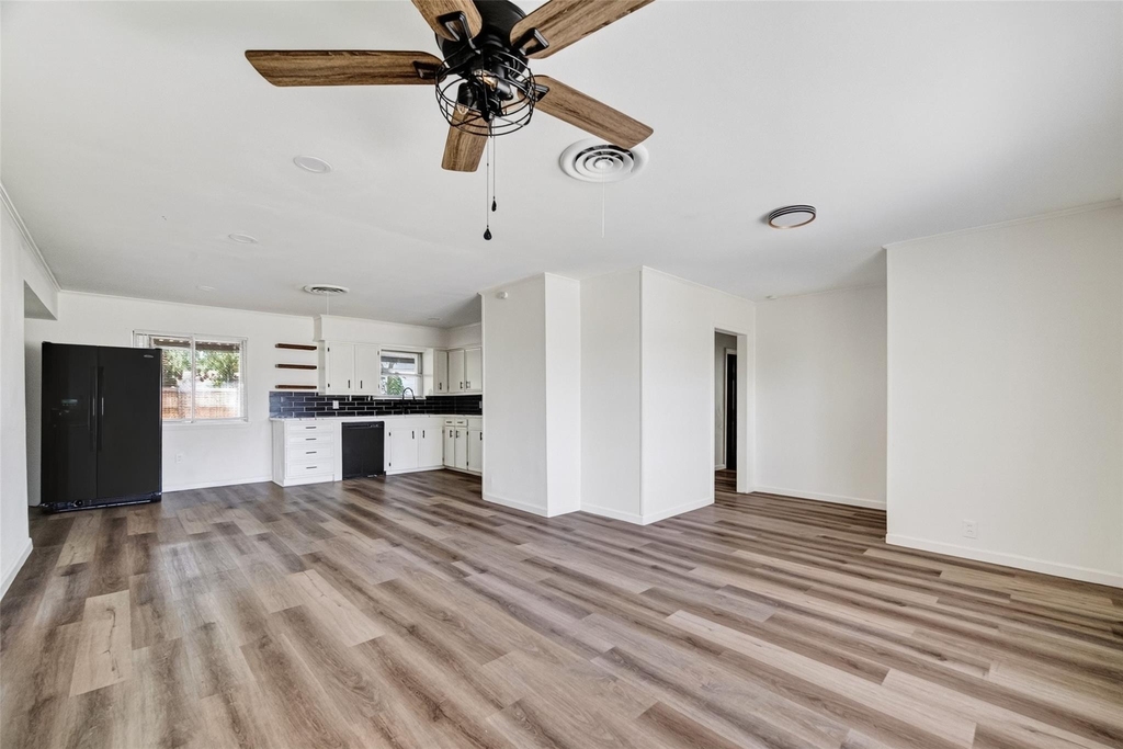1308 W Dumble Street - Photo 5