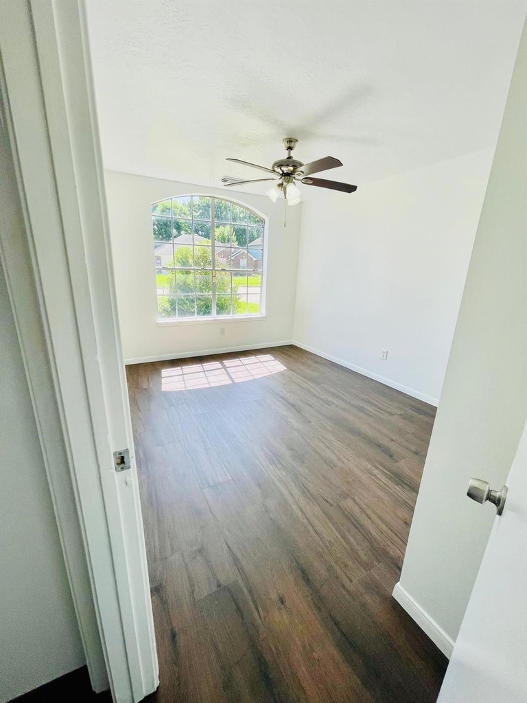 17002 Summer Hollow Drive - Photo 16
