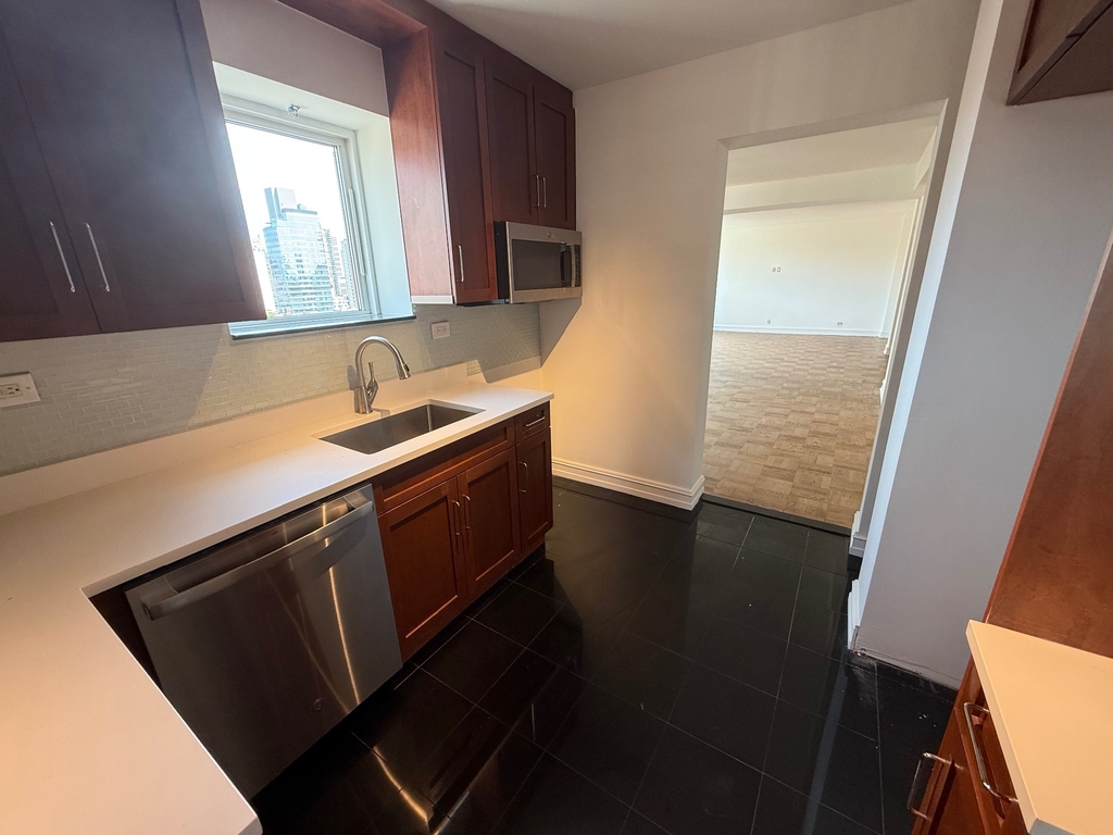 200 East 71st Street - Photo 15