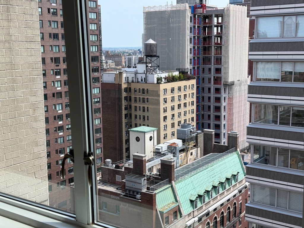 200 East 71st Street - Photo 8