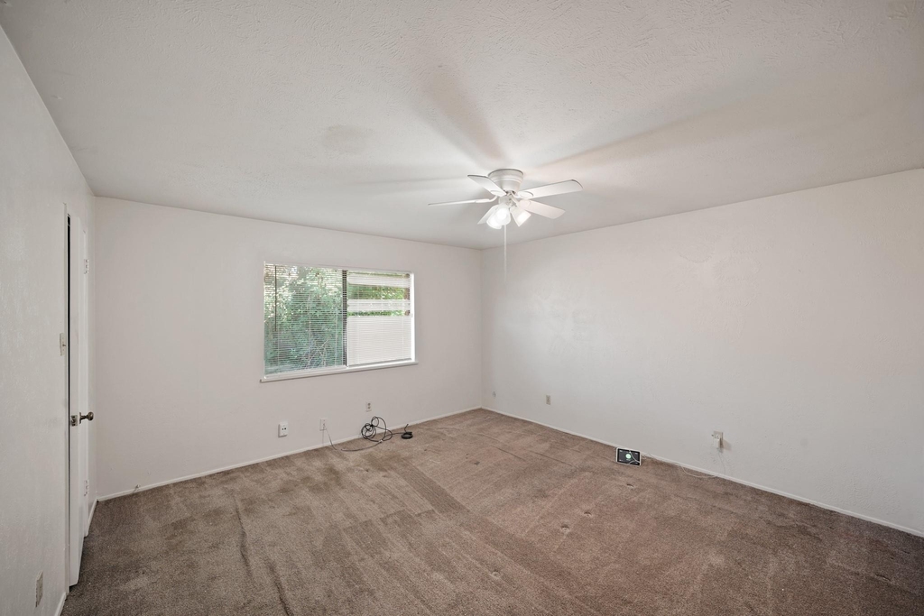 15822 Danford Drive - Photo 18