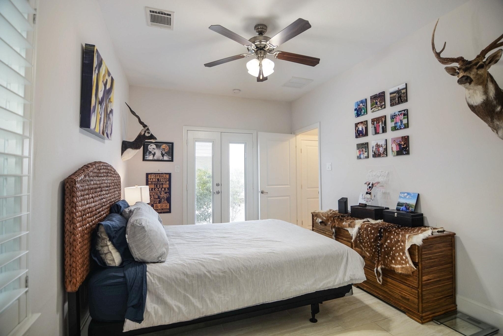 964 W 24th Street - Photo 3