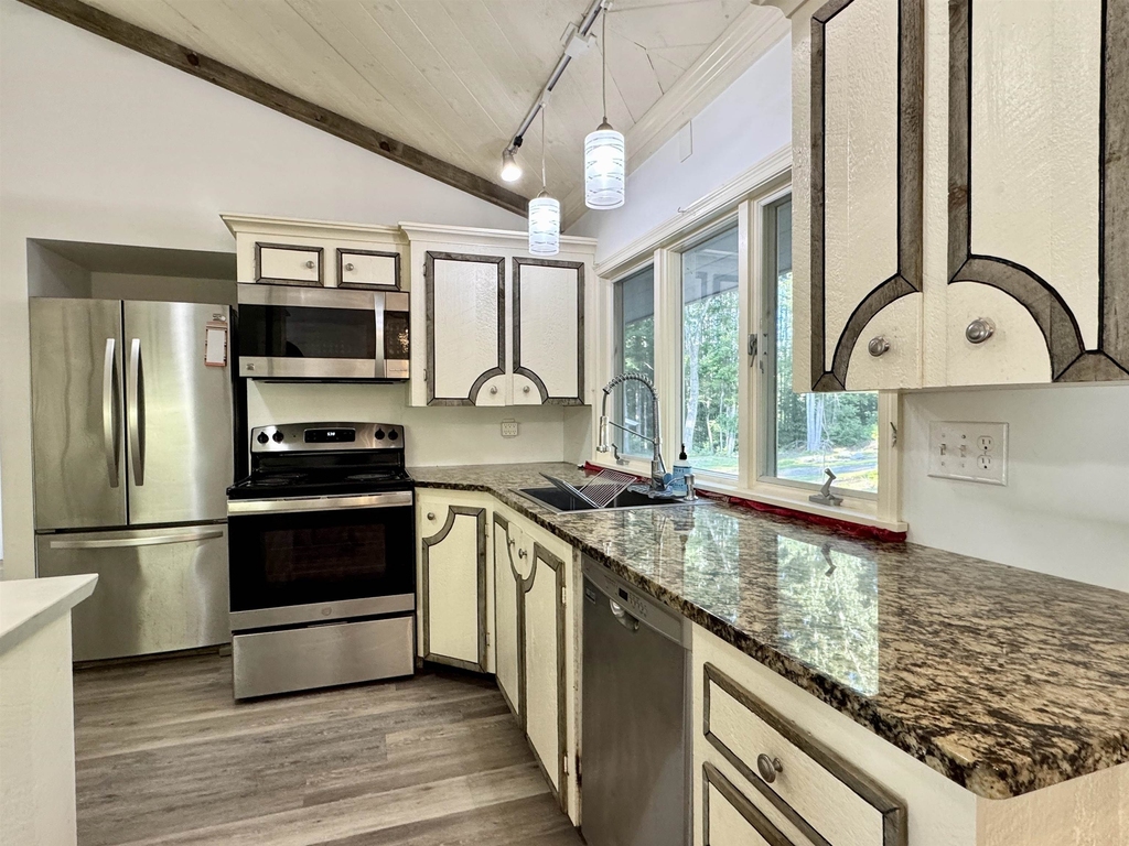 22 Hillside - Photo 11
