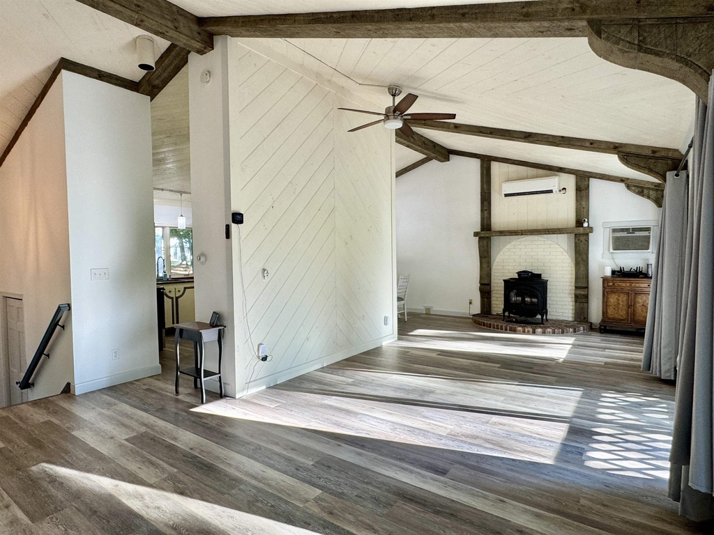 22 Hillside - Photo 2