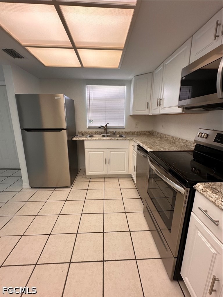 4920 Vincennes Court - Photo 3