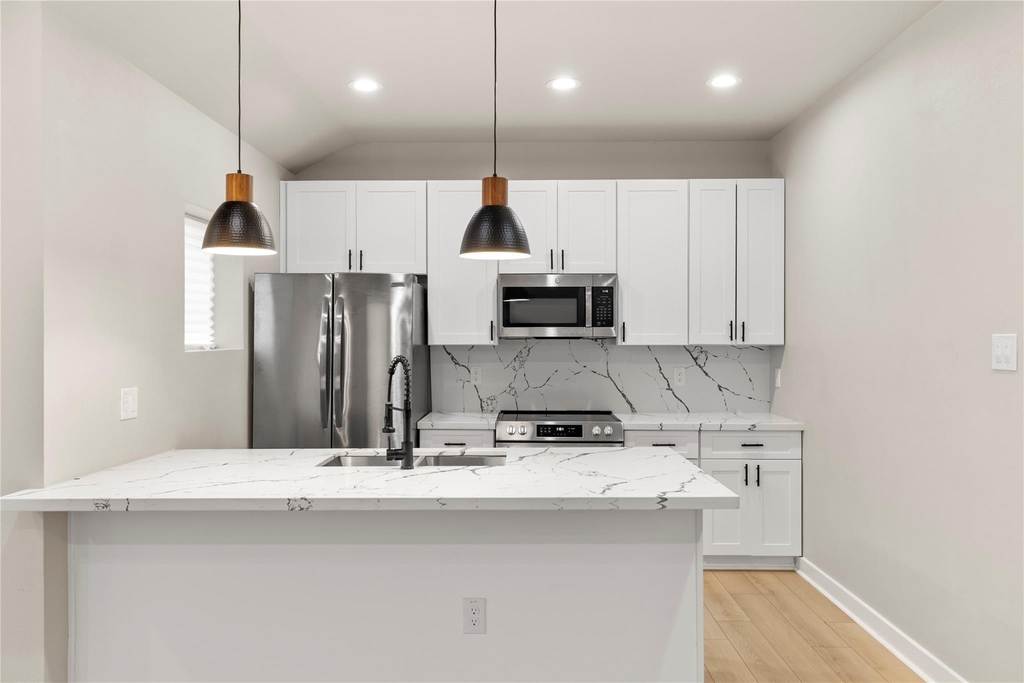 2406 Truxillo Street - Photo 8