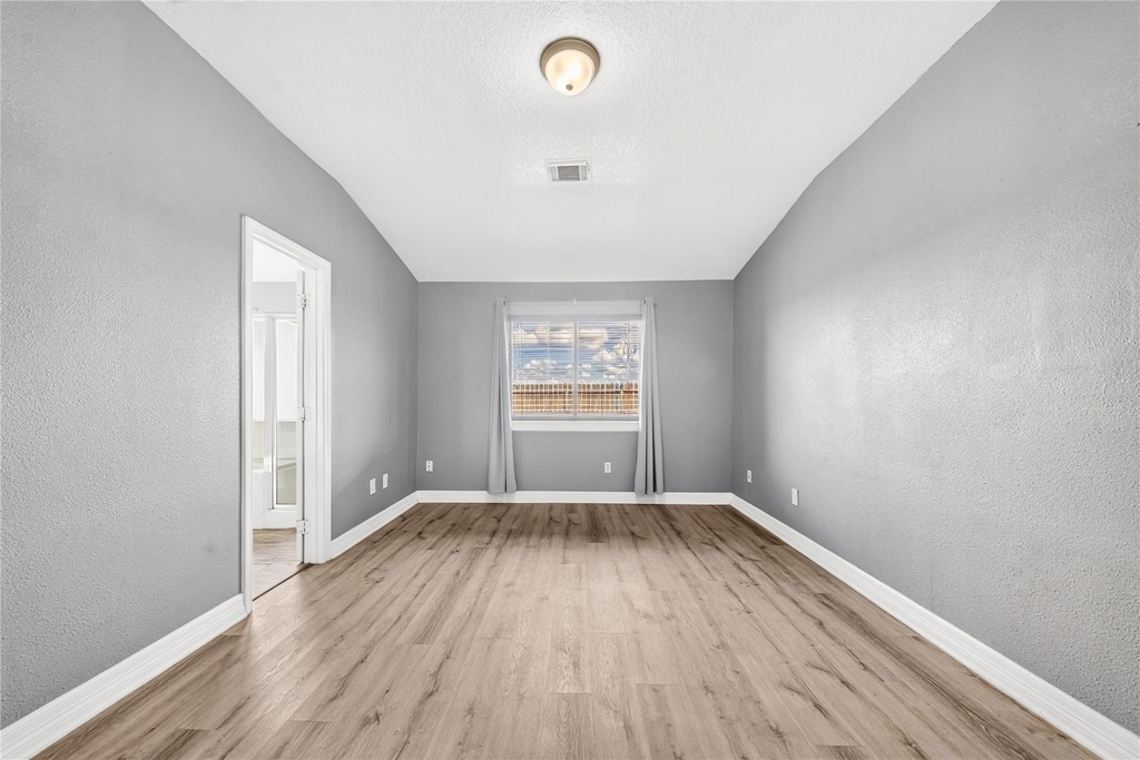 10515 Evergreen Street - Photo 15