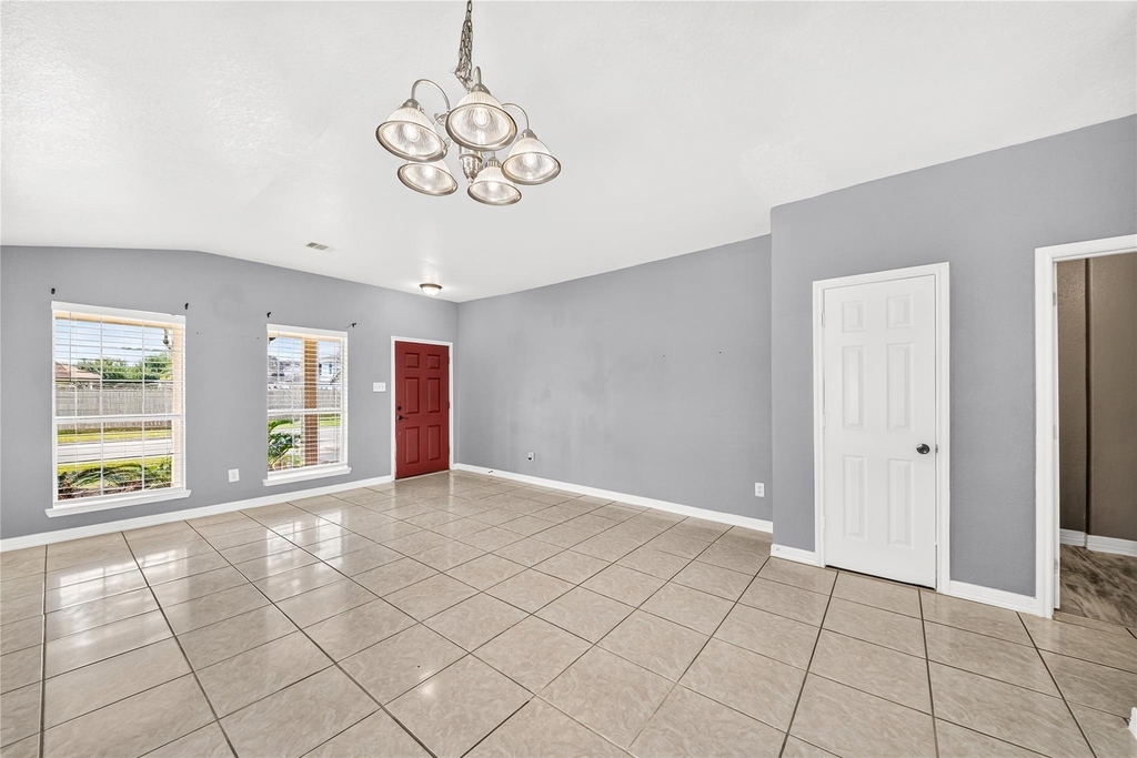 10515 Evergreen Street - Photo 4
