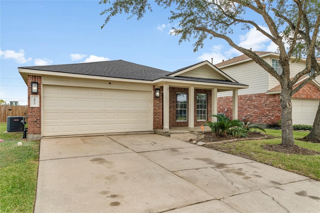 10515 Evergreen Street - Photo 1