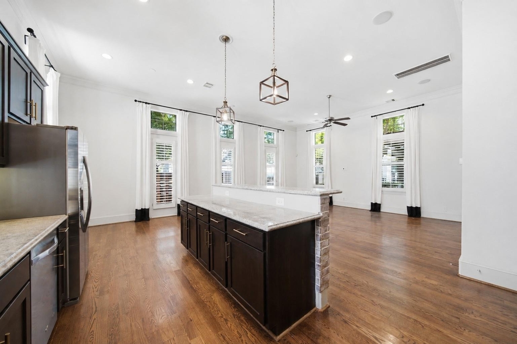 3219 Maxroy Street - Photo 11