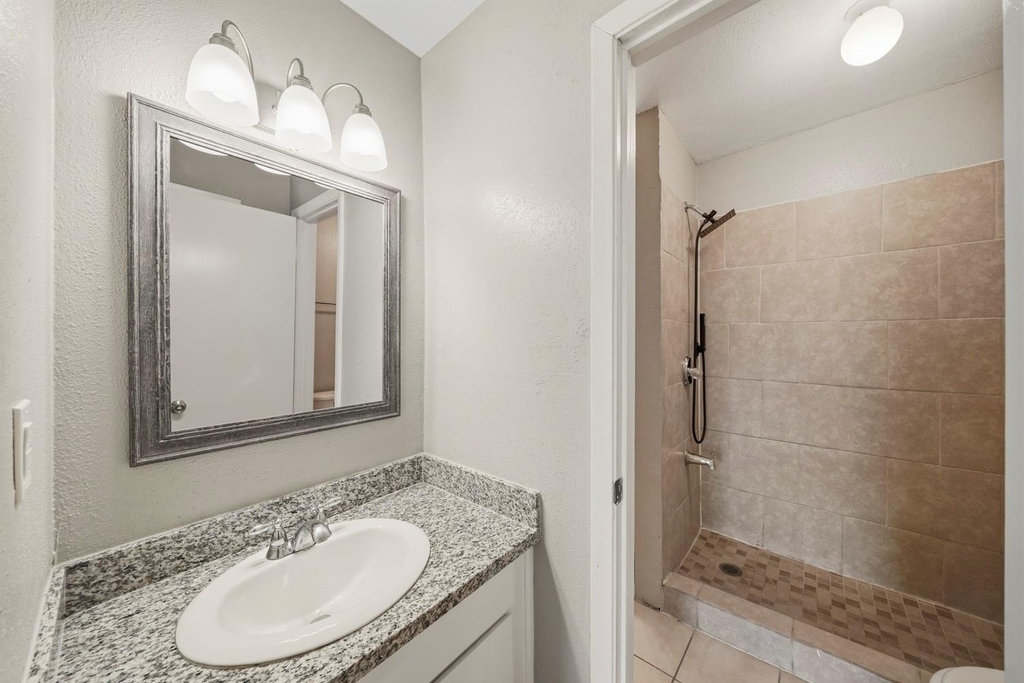 4605 Orange Circle N - Photo 8