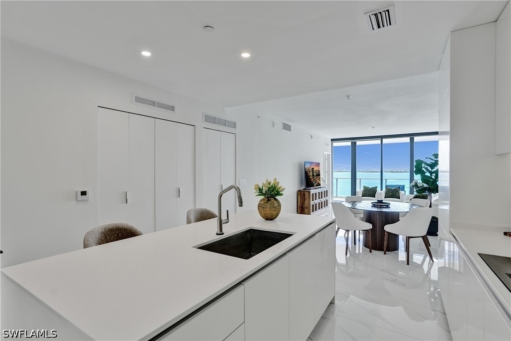 700 Ne 24th Street - Photo 2