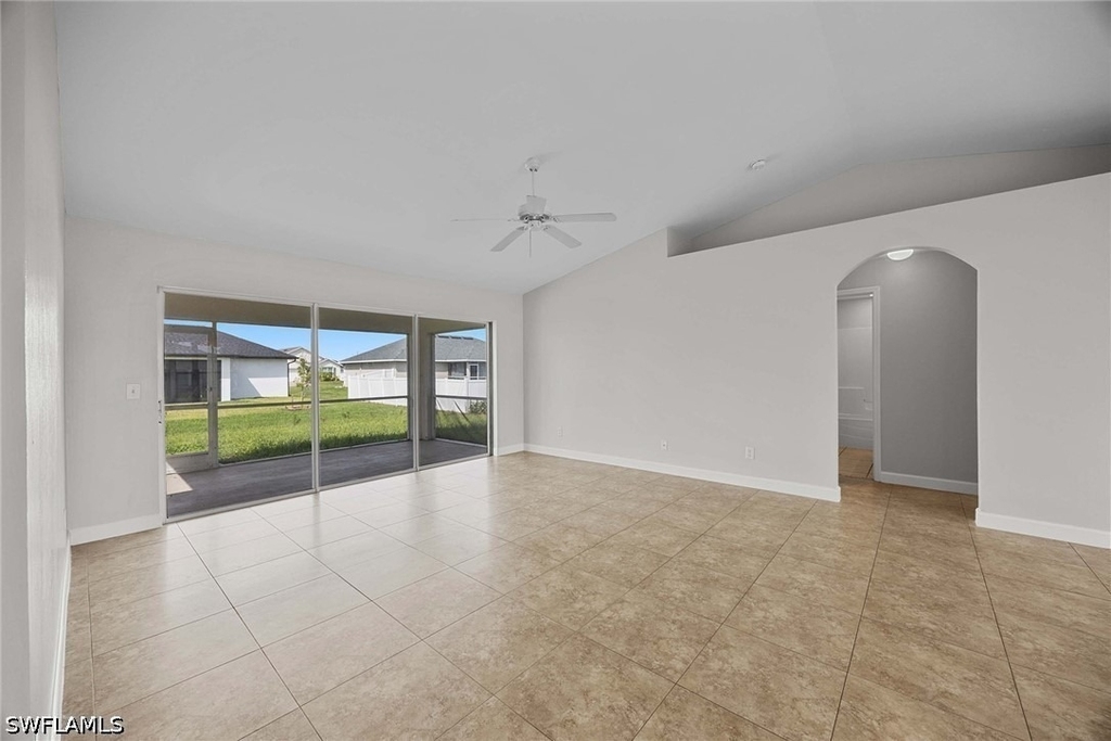 915 Ne 10th Lane - Photo 5