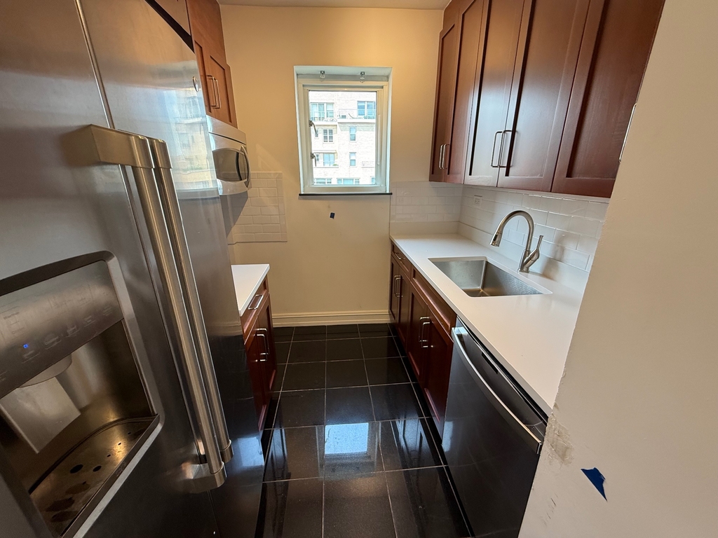 200 East 71st Street - Photo 3