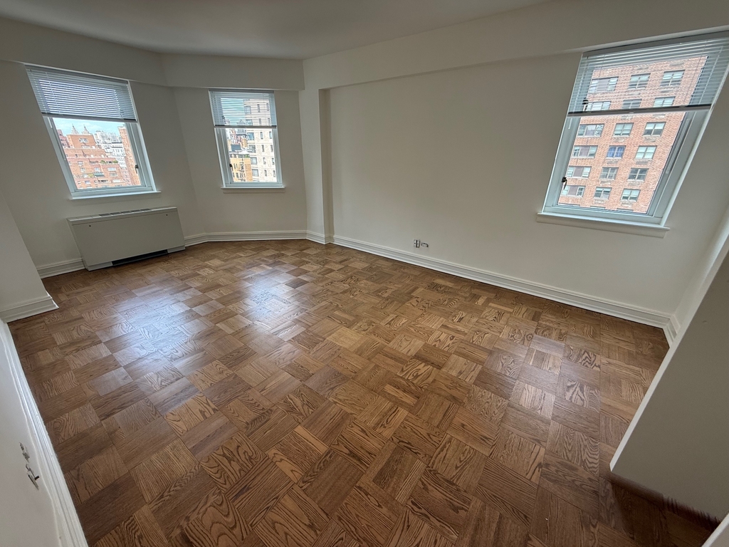 200 East 71st Street - Photo 4