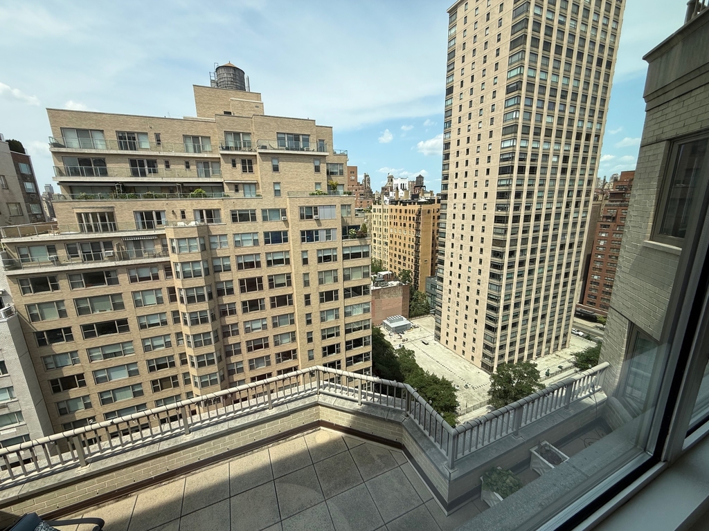 200 East 71st Street - Photo 2