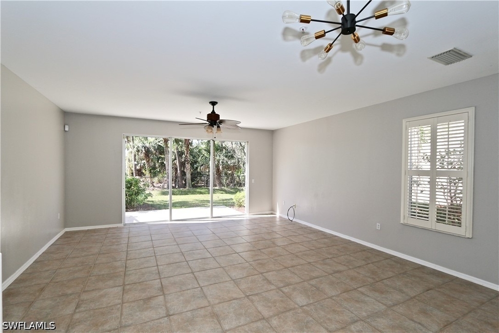 1055 Albany Court - Photo 14