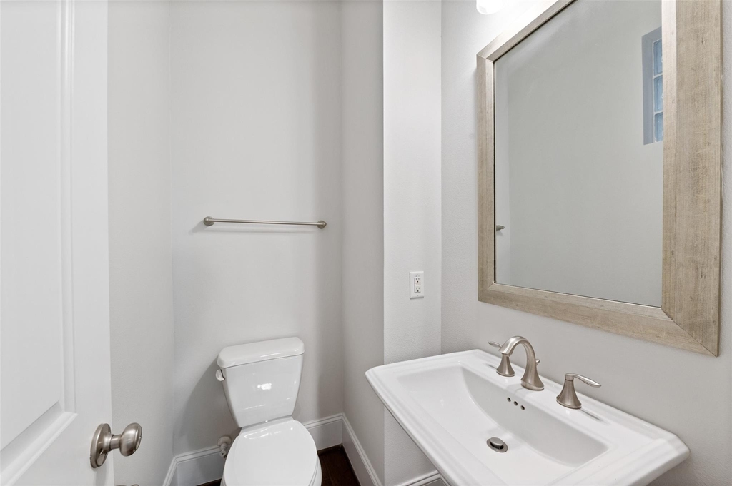 1823 Drew Street - Photo 9