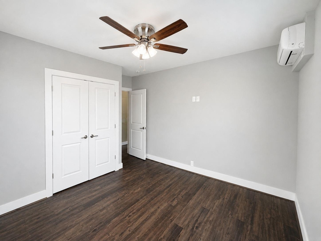 1624 Sealy - Photo 9