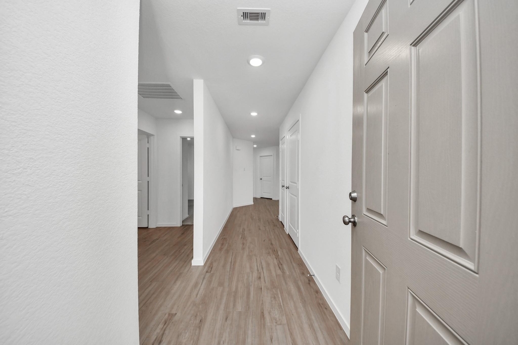 2111 Hyde Acres Street - Photo 5