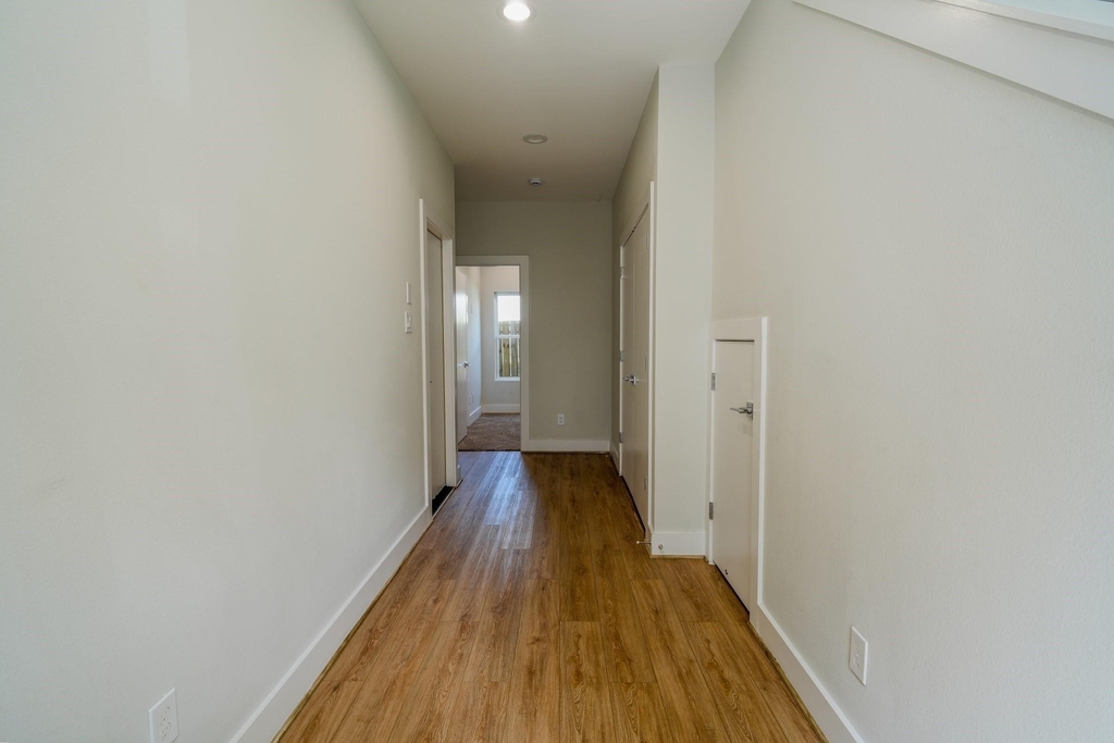 615 Northew Street - Photo 2