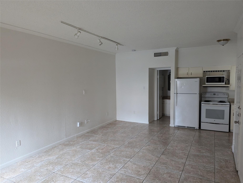 10855 Meadowglen Lane - Photo 2