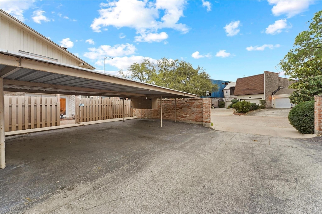 1953 Stoney Brook Drive - Photo 24