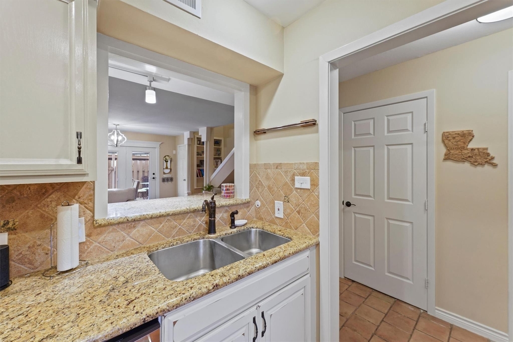 1953 Stoney Brook Drive - Photo 7