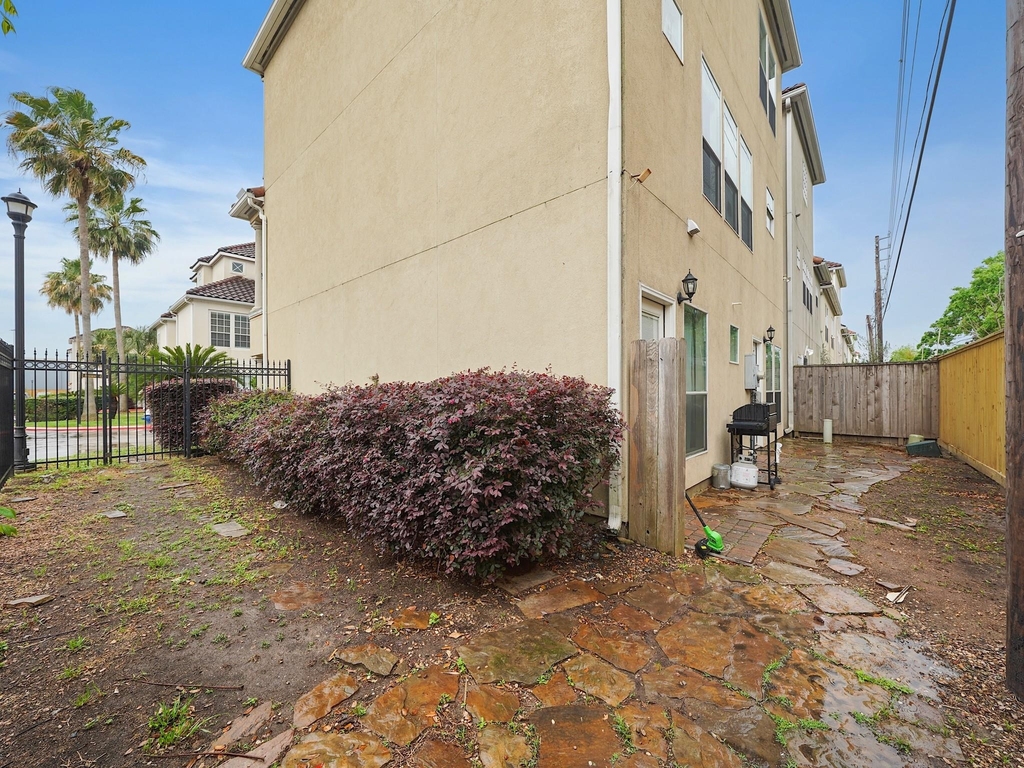 7106 Harmony Cove - Photo 1
