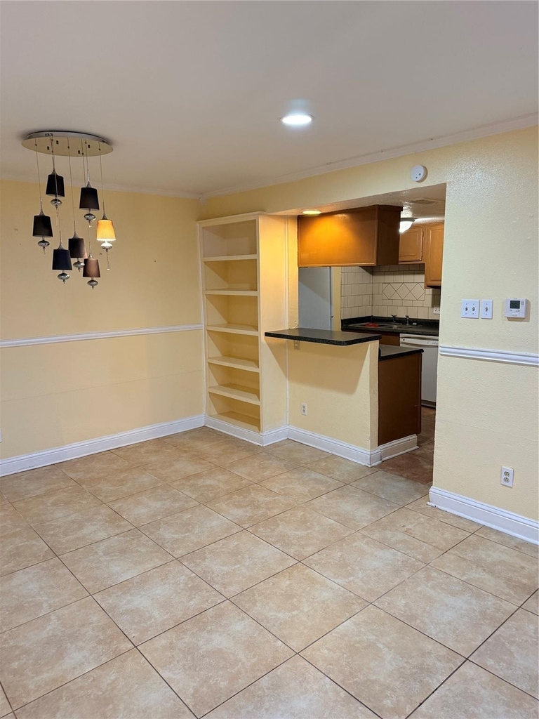 7047 Bissonnet Street - Photo 2