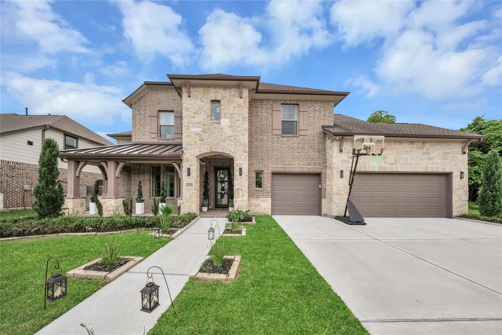 8826 Forest Side Drive - Photo 1