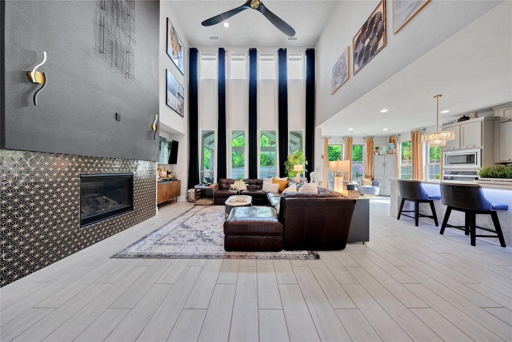 8826 Forest Side Drive - Photo 3