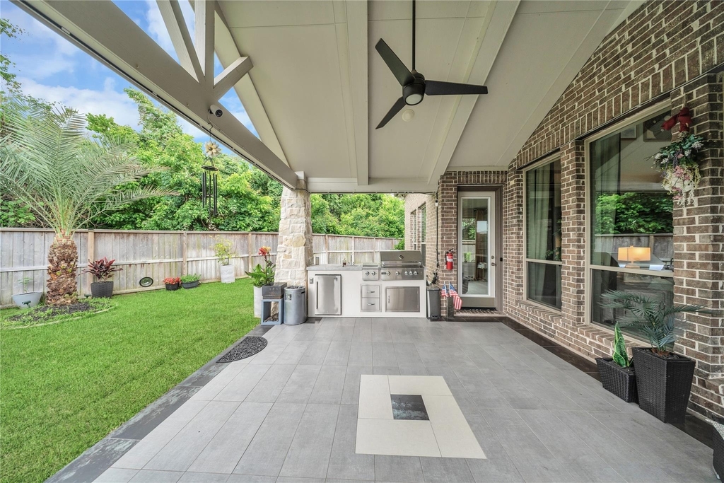 8826 Forest Side Drive - Photo 32