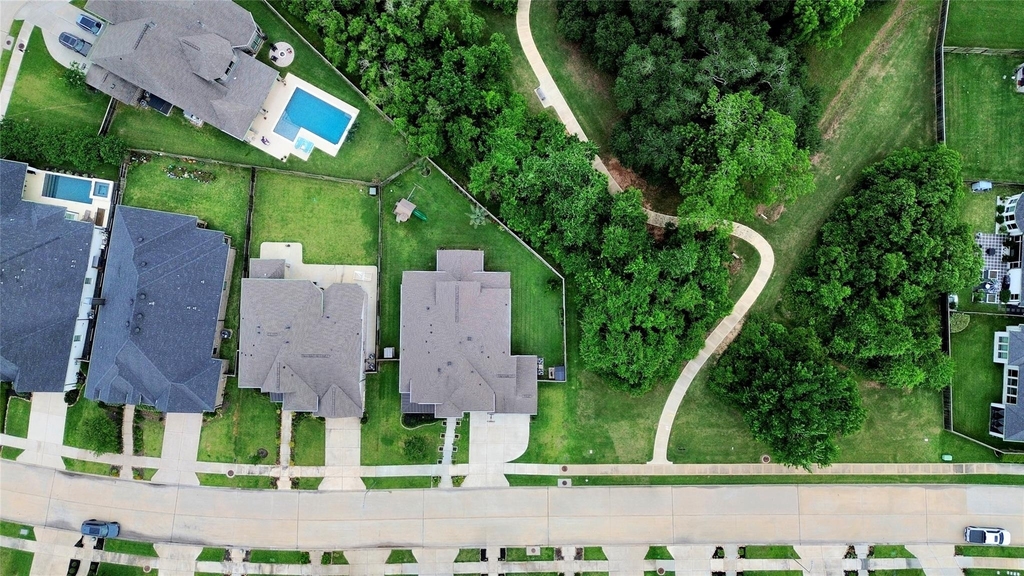 8826 Forest Side Drive - Photo 34