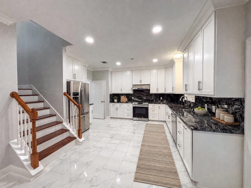 19207 Poplar Trails Lane - Photo 9