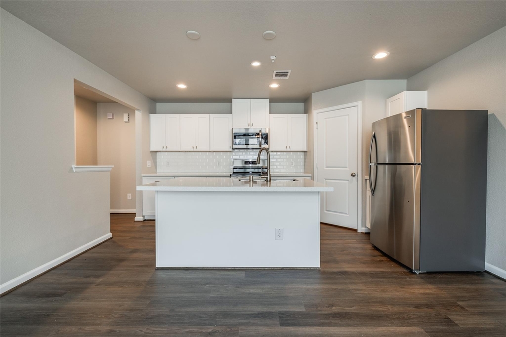 221 Park Place Circle - Photo 7