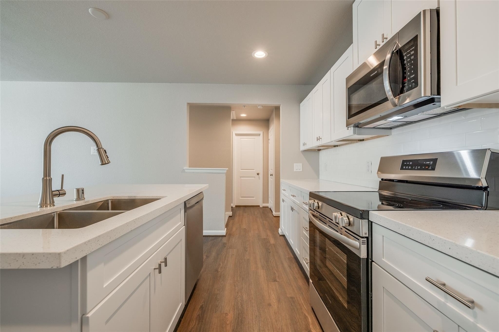 221 Park Place Circle - Photo 11