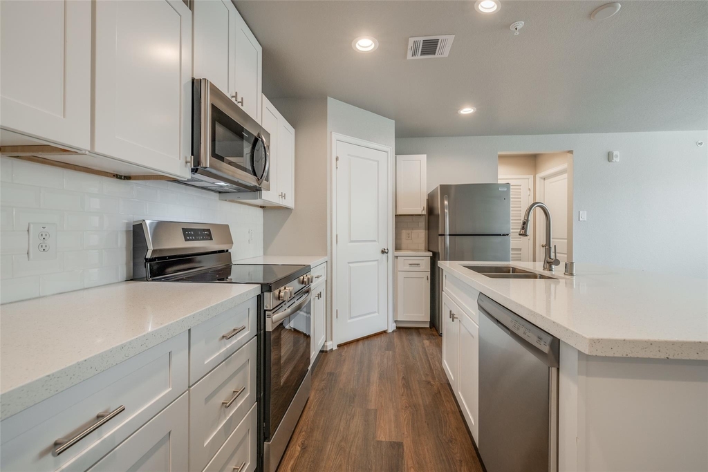 221 Park Place Circle - Photo 10