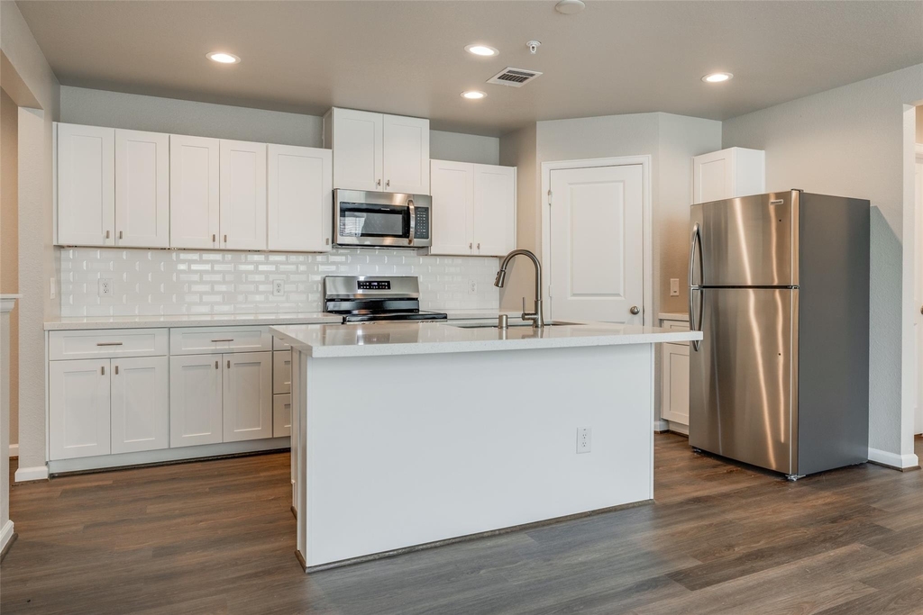 221 Park Place Circle - Photo 9