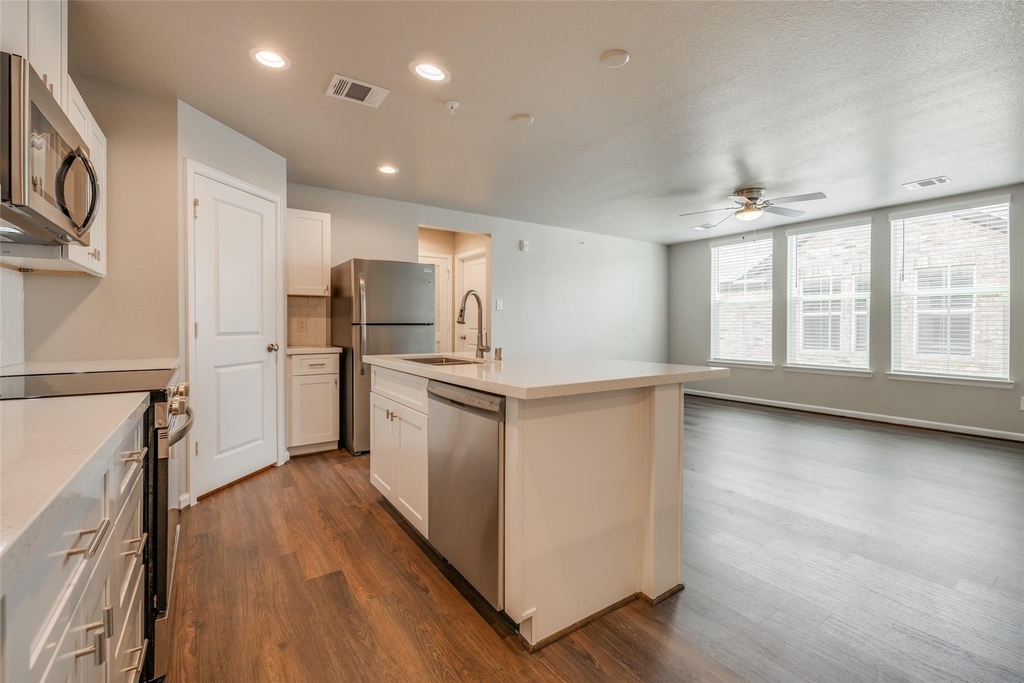 221 Park Place Circle - Photo 4