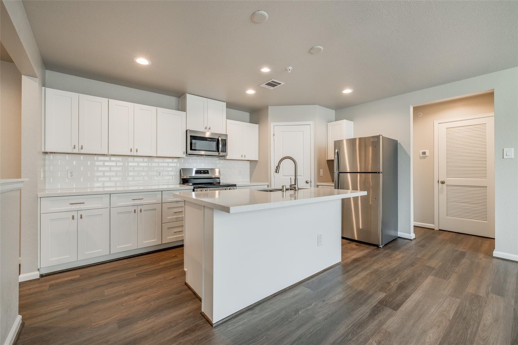 221 Park Place Circle - Photo 8